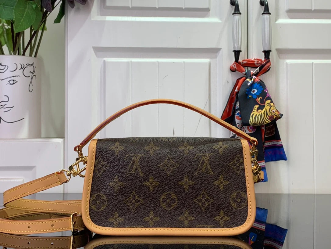 Louis Vuitton - torbica - brown