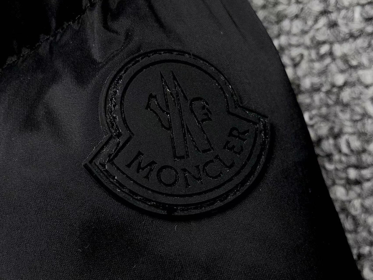 Moncler - jakna - black