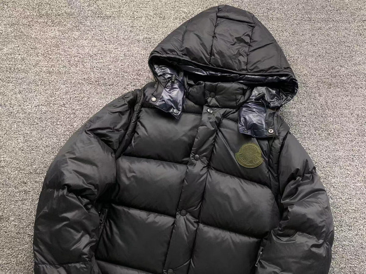 Moncler - jakna - black
