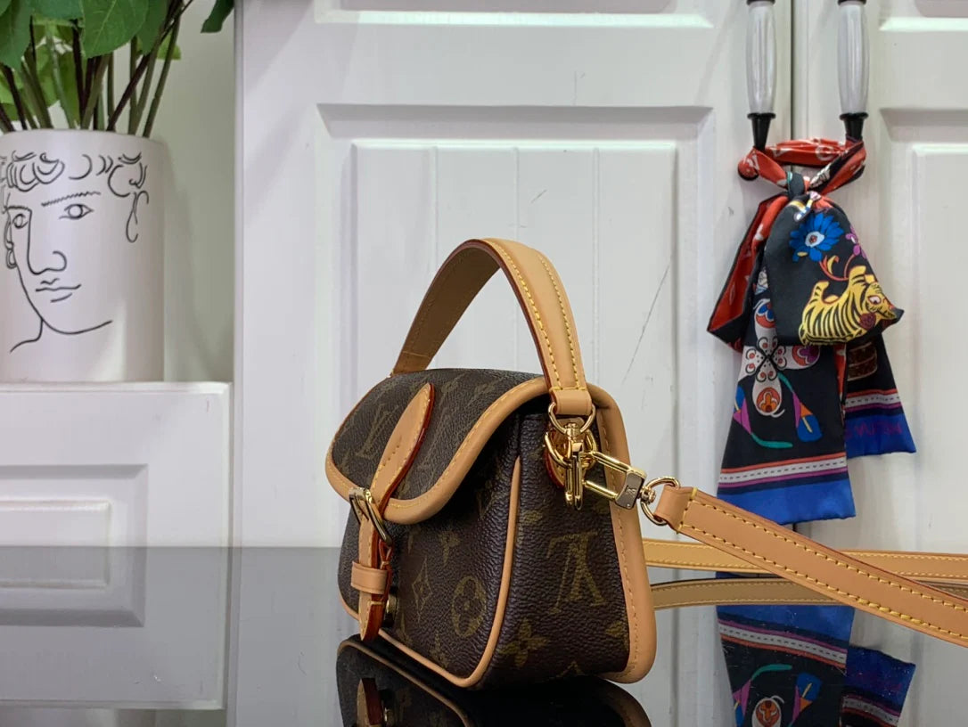 Louis Vuitton - torbica - brown